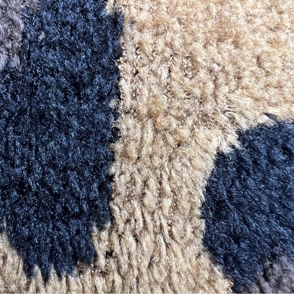 BCBGMAXAZRIA Pullover Sweater Leopard Print Camel Black Sz M Fluffy Soft - Picture 4 of 10